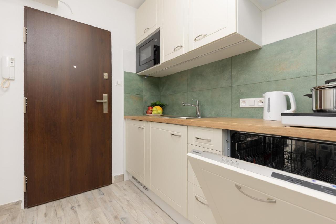 Studio Warsaw Wlochy 1 Sierpnia By Noclegi Renters Luaran gambar